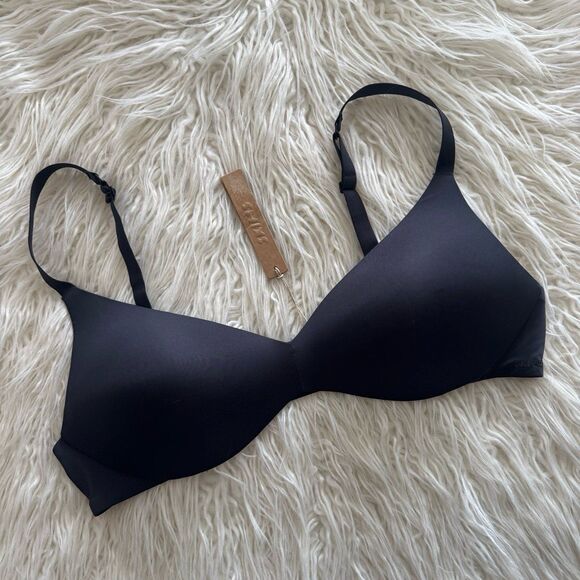 Skims Wireless Form Push Up Plunge Bra Onyx Size 40B - Picture 3 of 8